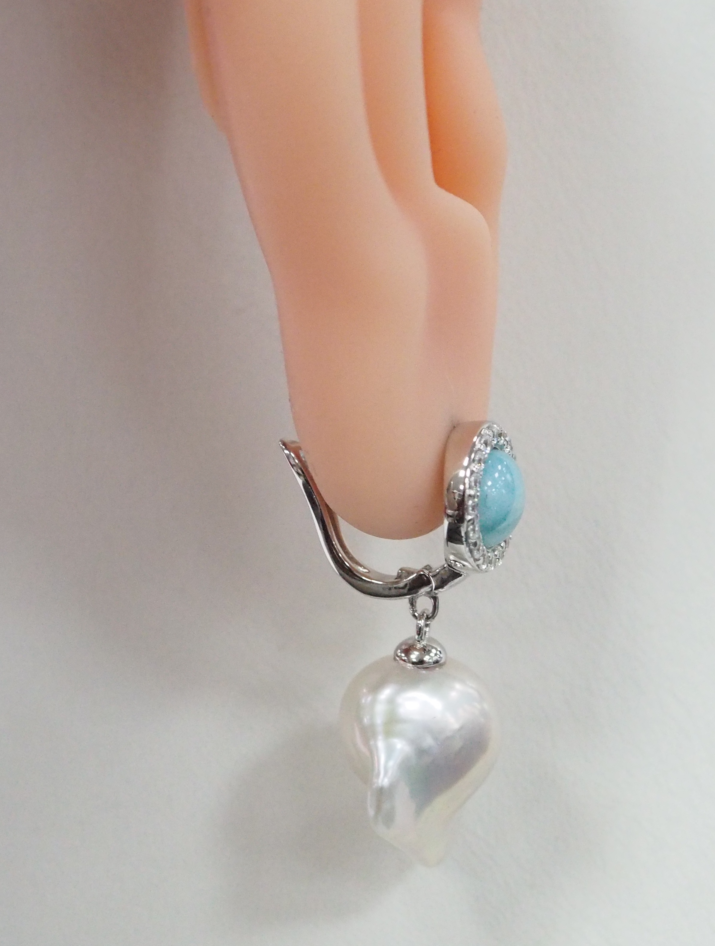 Серебряные серьги с ларимарами и жемчугом Барокко